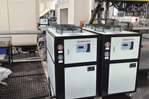 生產(chǎn)需要工業(yè)冷水機(jī)時(shí)選風(fēng)冷式還是水冷式的好？